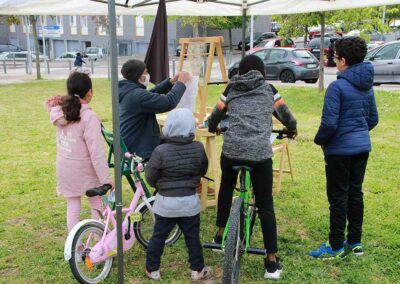 Sitting Tour - Portrait habitants - résidence de création - art participatif - les mureaux, Mantes-la-Jolie, Chanteloup-les-Vignes - viviane rabaud - tugdual de bonviller